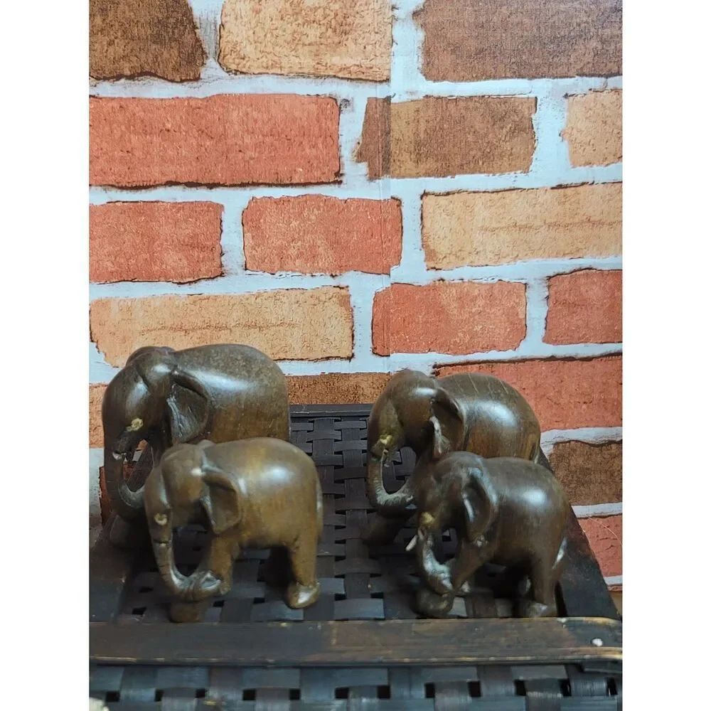 Wooden Elephant Tribe #A90